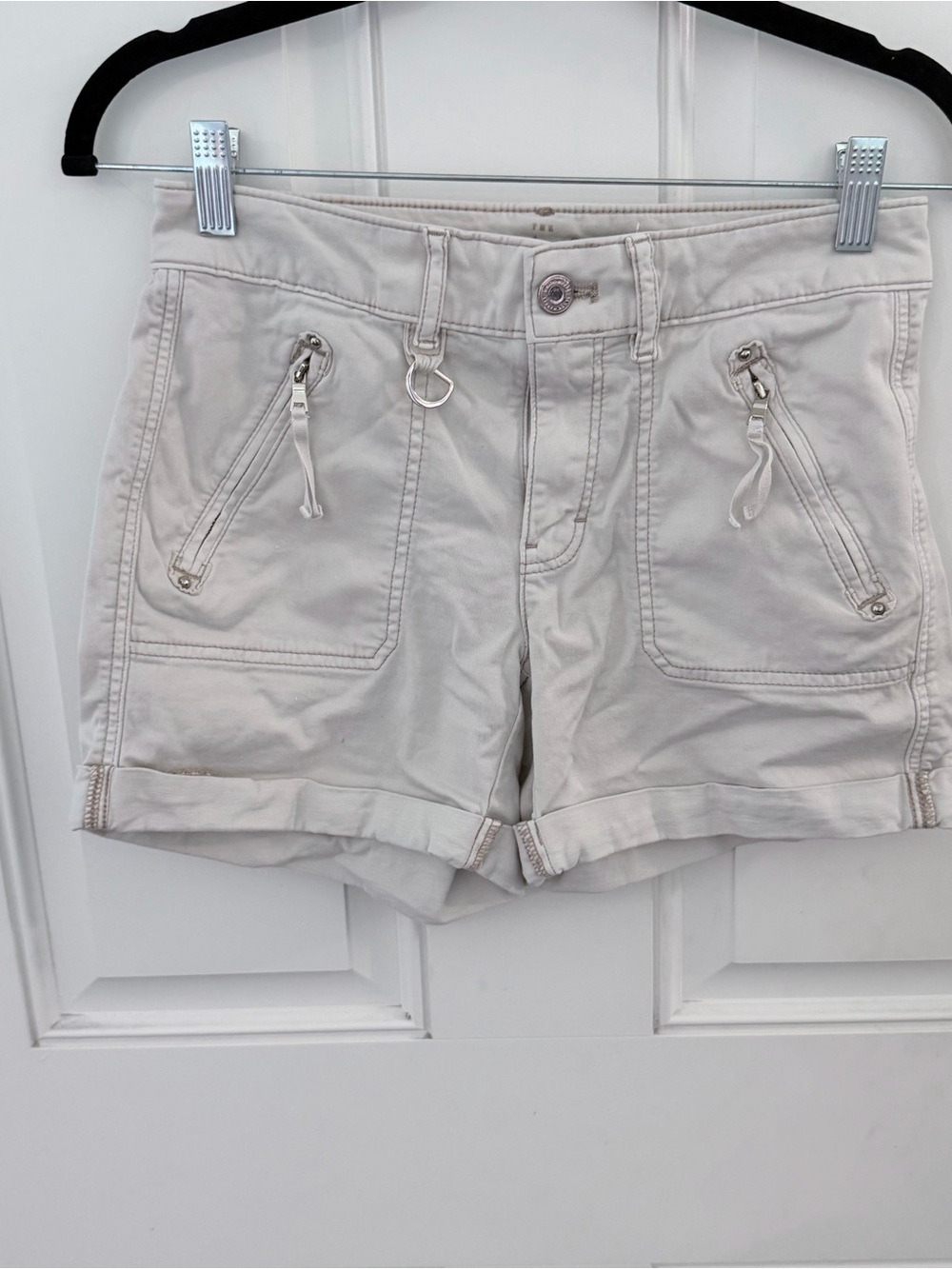 WHBM Pret-A-Play Shorts 00 | Beige Mid Rise